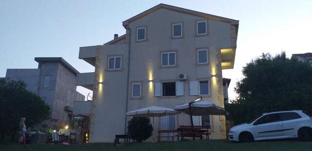 Апартаменты Apartments Savić Херцег-Нови-16